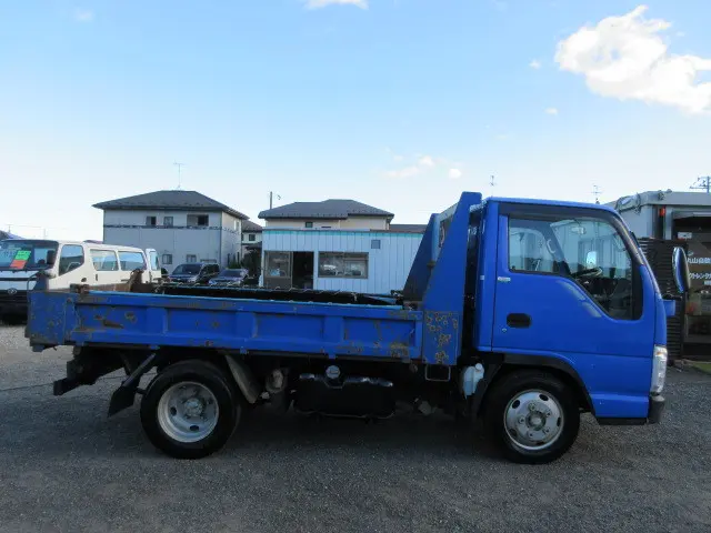 いすゞ エルフ BKG-NJR85AD(2WD)の写真6