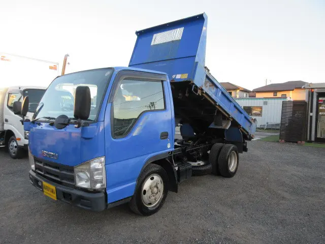 いすゞ エルフ BKG-NJR85AD(2WD)の写真11