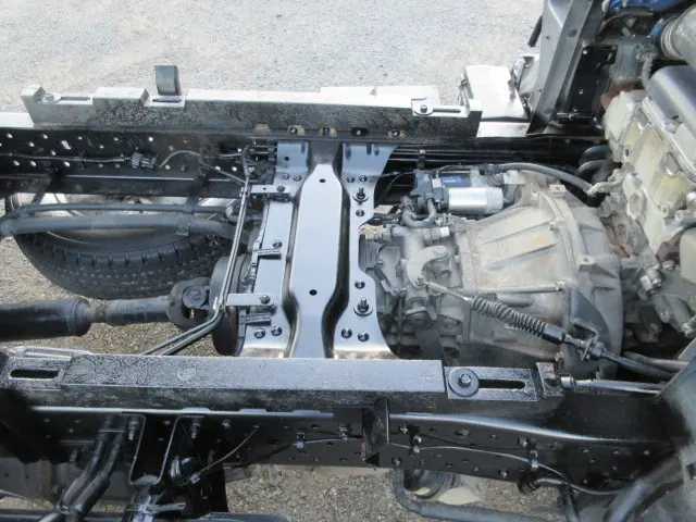 いすゞ エルフ BKG-NJR85AD(2WD)の写真23
