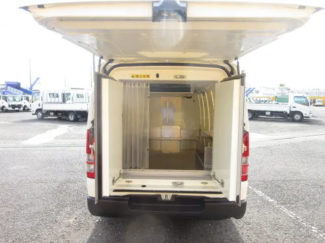 トヨタ ハイエースバン 3DF-GDH206V(4WD)の写真11