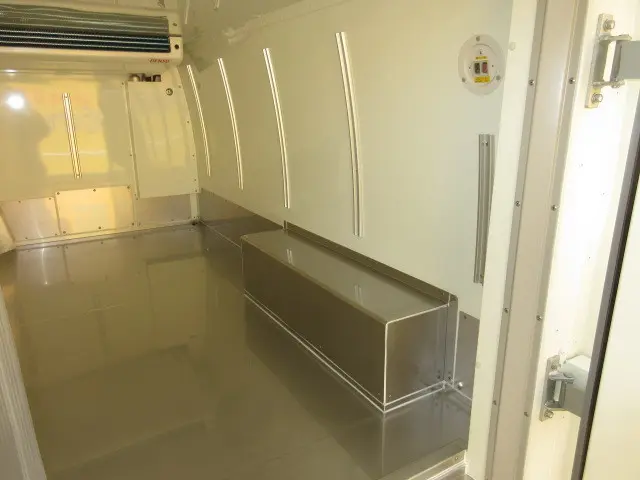 トヨタ ハイエースバン 3DF-GDH206V(4WD)の写真13