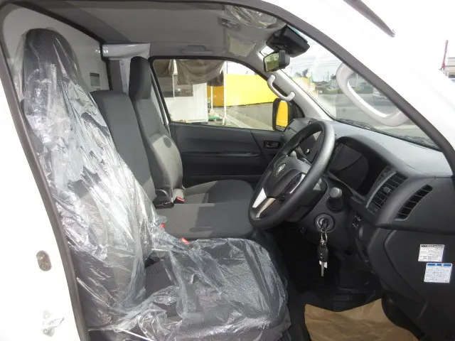 トヨタ ハイエースバン 3DF-GDH206V(4WD)の写真19