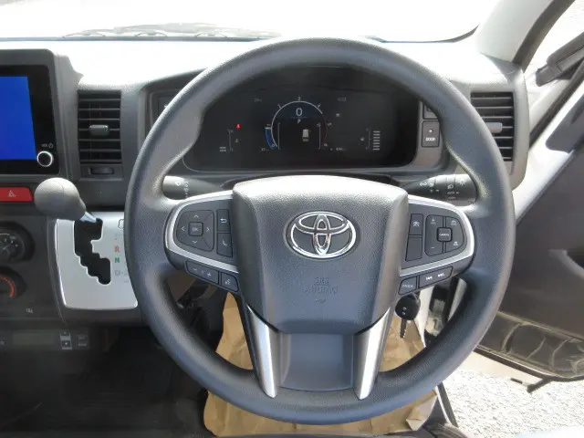 トヨタ ハイエースバン 3DF-GDH206V(4WD)の写真20