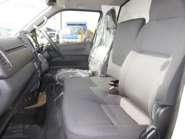 トヨタ ハイエースバン 3DF-GDH206V(4WD)の写真27