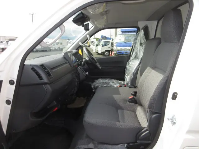 トヨタ ハイエースバン 3DF-GDH206V(4WD)の写真29