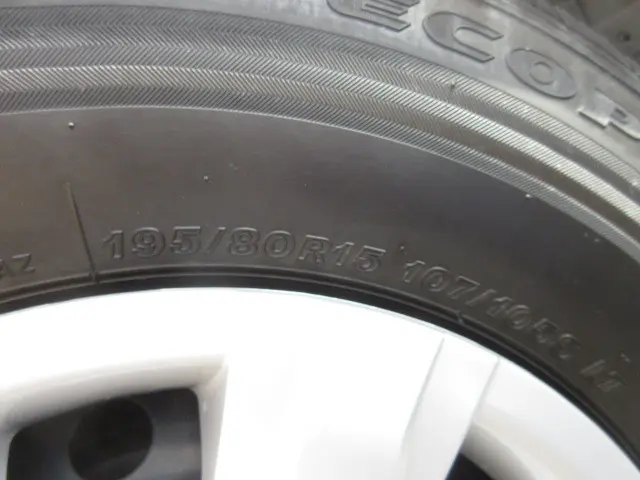 トヨタ ハイエースバン 3DF-GDH206V(4WD)の写真47