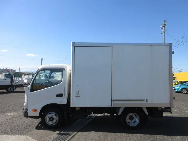 トヨタ ダイナ 2RG-XZC605(2WD)の写真5