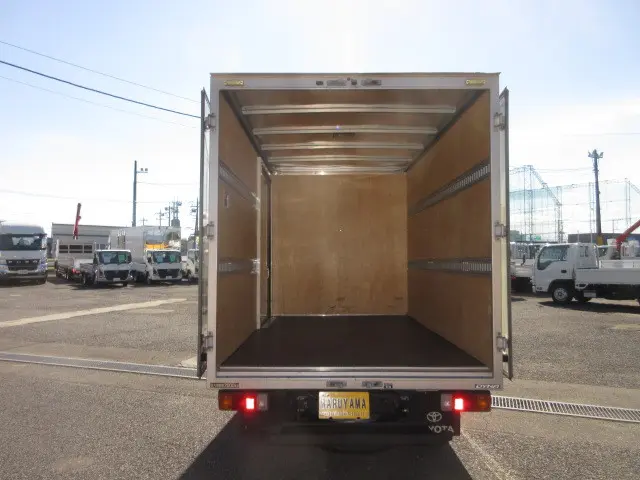 トヨタ ダイナ 2RG-XZC605(2WD)の写真8