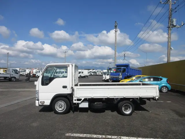 いすゞ エルフ TRG-NHR85A(2WD)の写真5