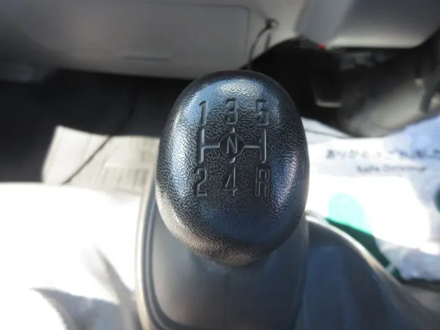 いすゞ エルフ TRG-NHR85A(2WD)の写真20