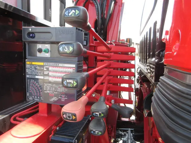 いすゞ フォワード 2RG-FSR90S2(2WD)の写真17