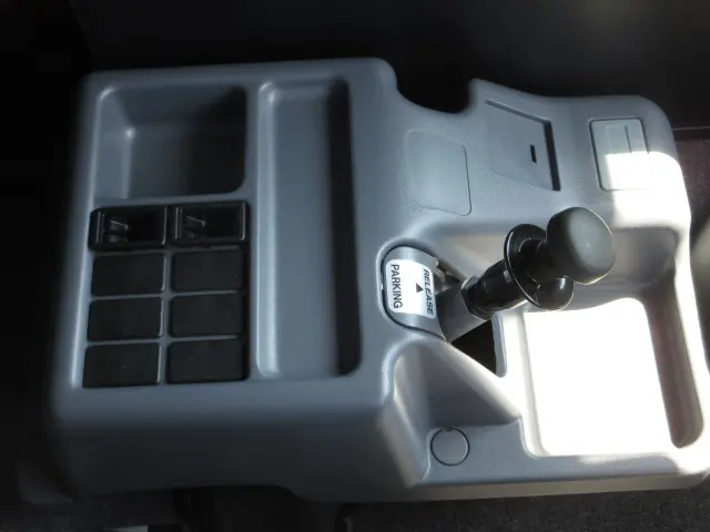 いすゞ フォワード 2RG-FSR90S2(2WD)の写真33