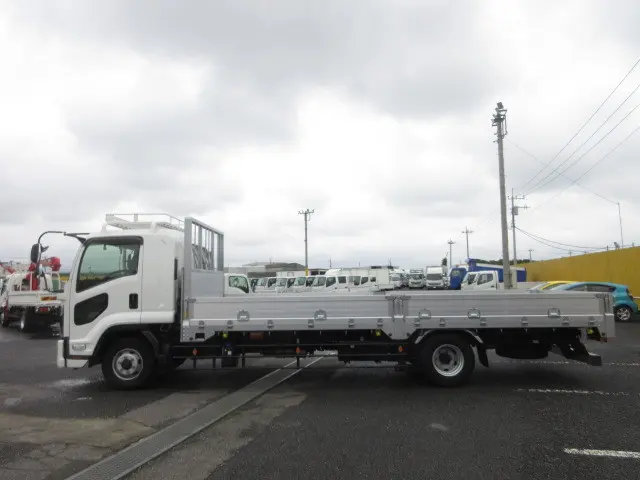 いすゞ フォワード 2RG-FSR90T4(2WD)の写真5