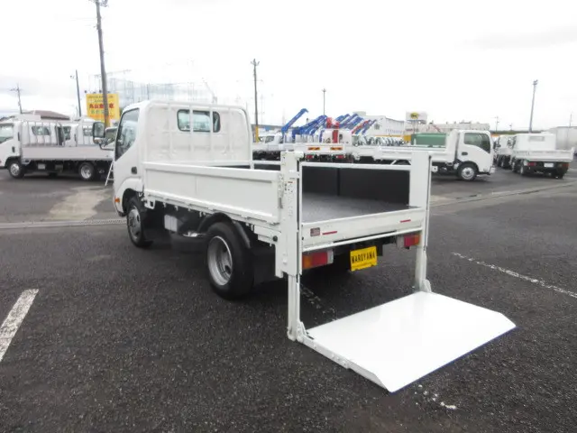日野 デュトロ TKG-XZU675M(4WD)の写真13