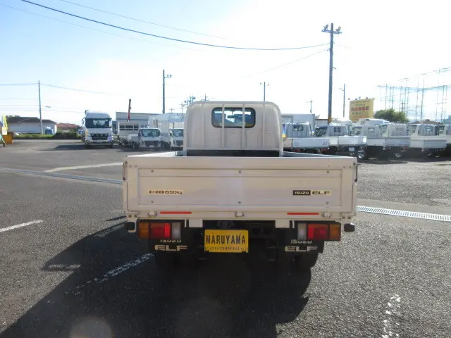 いすゞ エルフ 2RG-NHR88A(2WD)の写真7