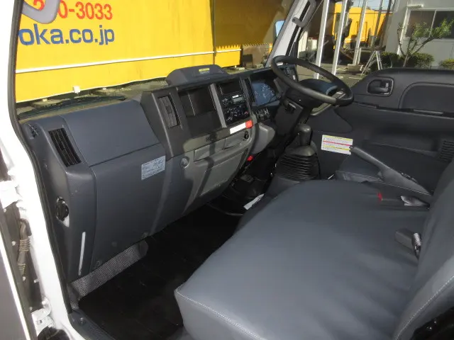 いすゞ エルフ 2RG-NHR88A(2WD)の写真22