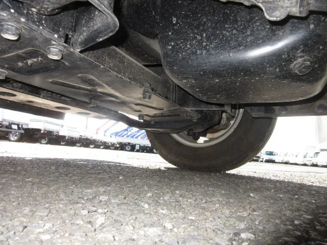 いすゞ エルフ 2RG-NHR88A(2WD)の写真33