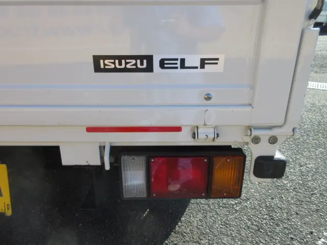 いすゞ エルフ 2RG-NHR88A(2WD)の写真44