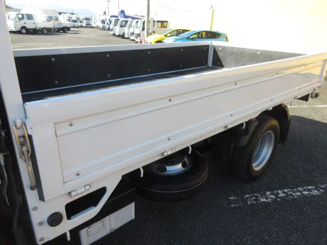 いすゞ エルフ 2RG-NHR88A(2WD)の写真49
