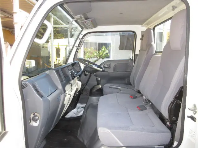 いすゞ エルフ TRG-NJR85A(2WD)の写真26