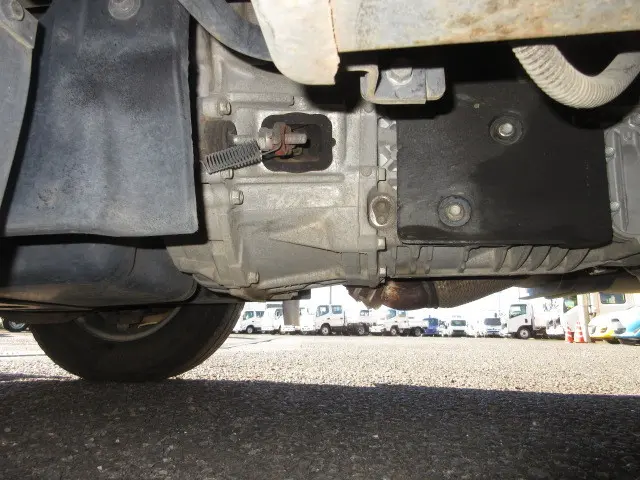 いすゞ エルフ TRG-NJR85A(2WD)の写真32