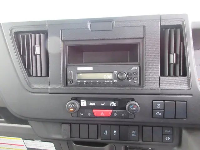 いすゞ エルフ 2WG-NJS88AF(4WD)の写真19