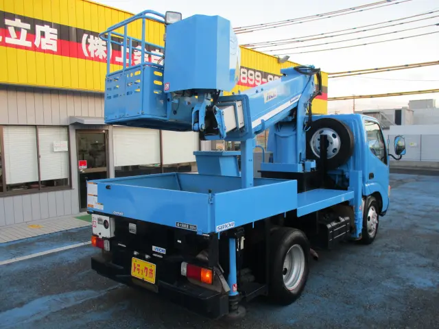 トヨタ ダイナ BDG-XZU304A(2WD)の写真2