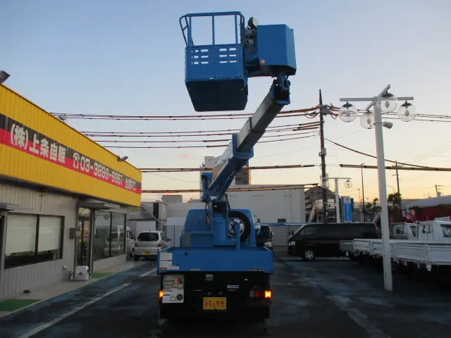 トヨタ ダイナ BDG-XZU304A(2WD)の写真5