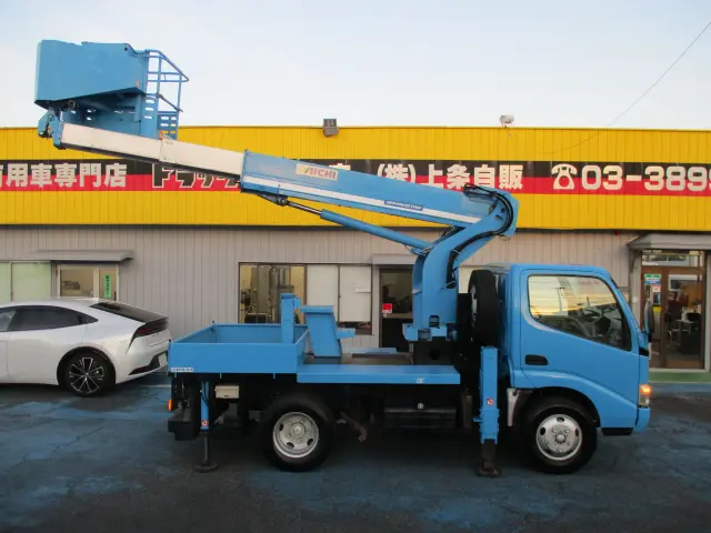 トヨタ ダイナ BDG-XZU304A(2WD)の写真9