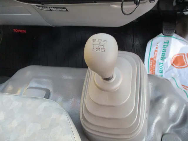 トヨタ ダイナ BDG-XZU304A(2WD)の写真29