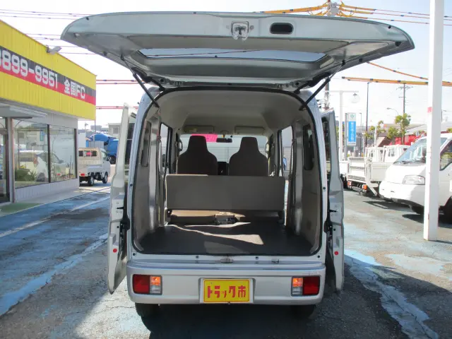 日産 クリッパーバン HBD-DR17V(2WD)の写真4
