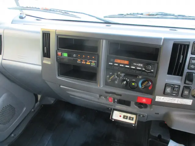 いすゞ エルフ TKG-NMR85N(2WD)の写真28