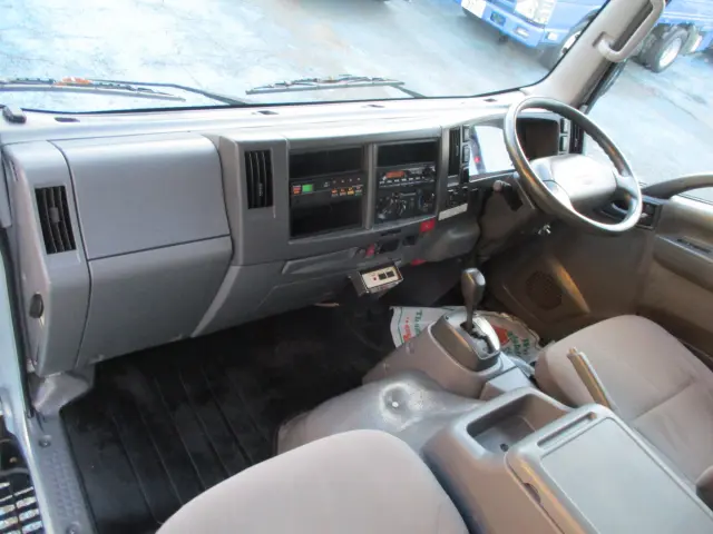 いすゞ エルフ TKG-NMR85N(2WD)の写真31