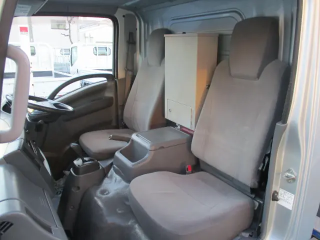 いすゞ エルフ TKG-NMR85N(2WD)の写真32