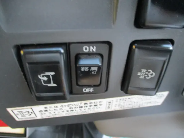 いすゞ エルフ TKG-NMR85N(2WD)の写真42