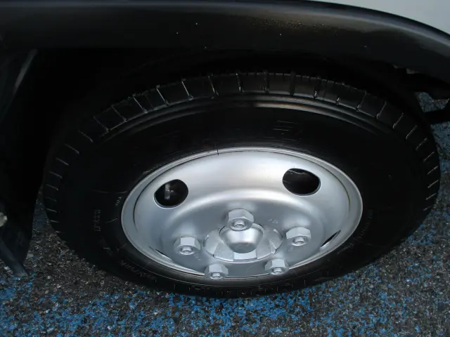 いすゞ エルフ TKG-NMR85N(2WD)の写真47