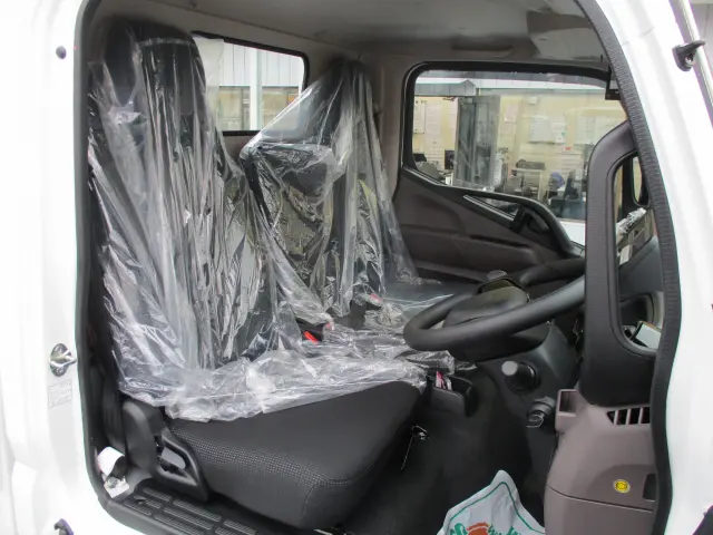 三菱 キャンター 2RG-FBA20(2WD)の写真6