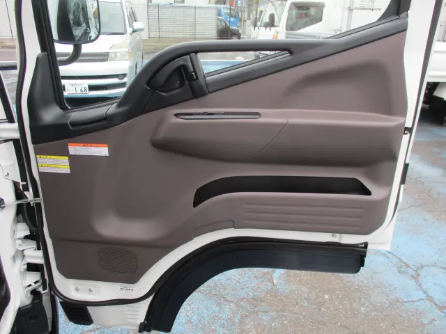 三菱 キャンター 2RG-FBA20(2WD)の写真27