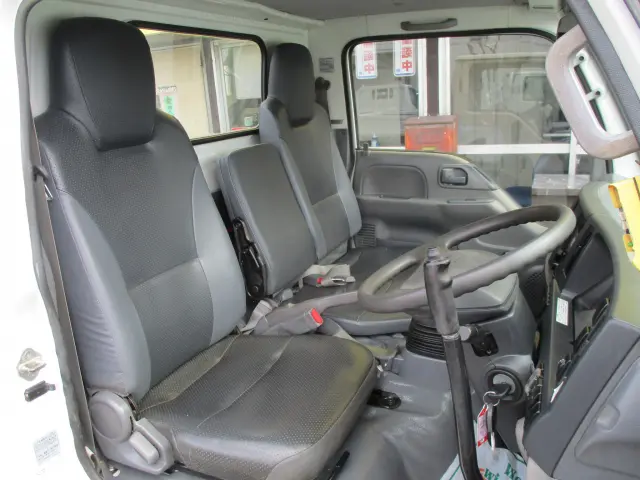 いすゞ エルフ TPG-NKR85AN(2WD)の写真6