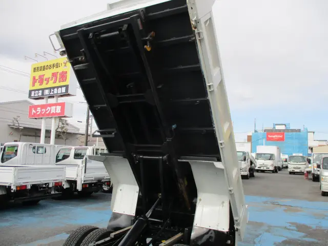 いすゞ エルフ TPG-NKR85AN(2WD)の写真14