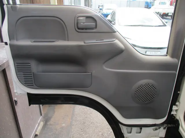 いすゞ エルフ TPG-NKR85AN(2WD)の写真36