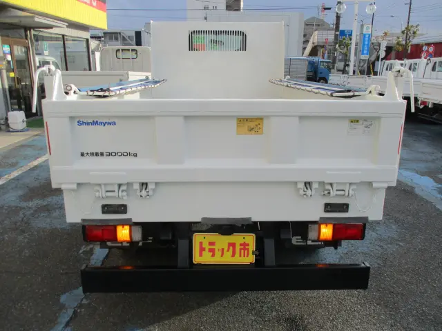 いすゞ エルフ TPG-NKR85AN(2WD)の写真4