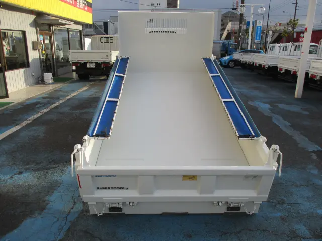 いすゞ エルフ TPG-NKR85AN(2WD)の写真5