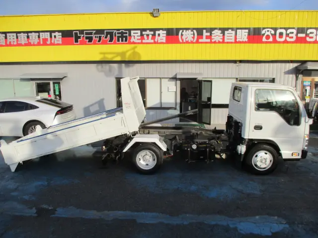 いすゞ エルフ TPG-NKR85AN(2WD)の写真9