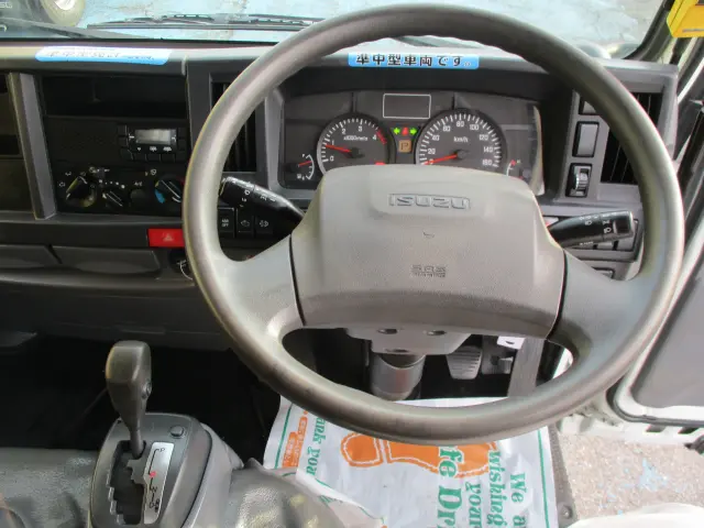いすゞ エルフ TPG-NKR85AN(2WD)の写真25