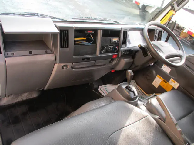 いすゞ エルフ TPG-NKR85AN(2WD)の写真31