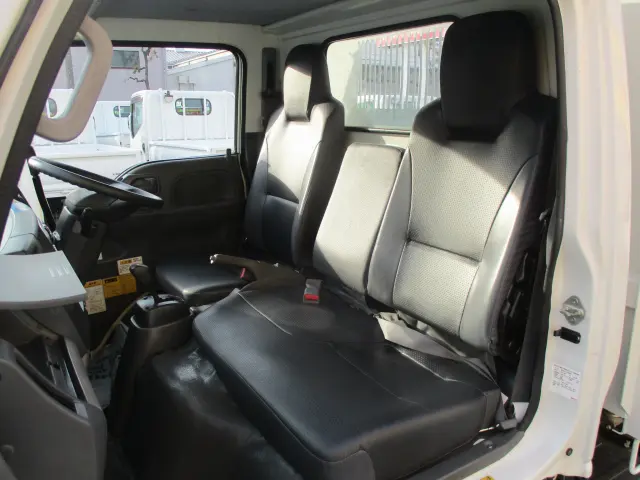 いすゞ エルフ TPG-NKR85AN(2WD)の写真32