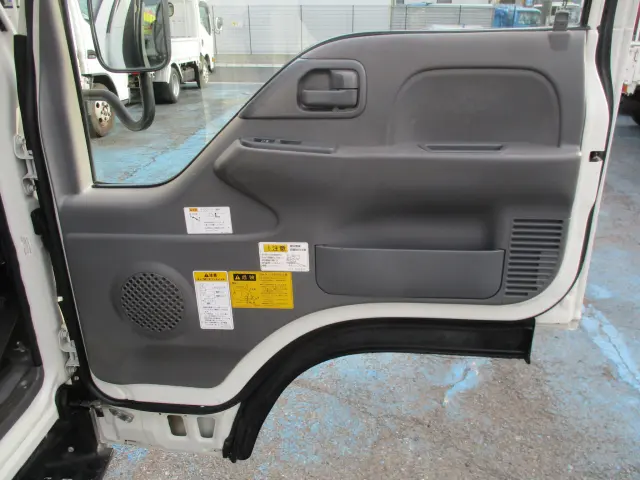 いすゞ エルフ TPG-NKR85AN(2WD)の写真34