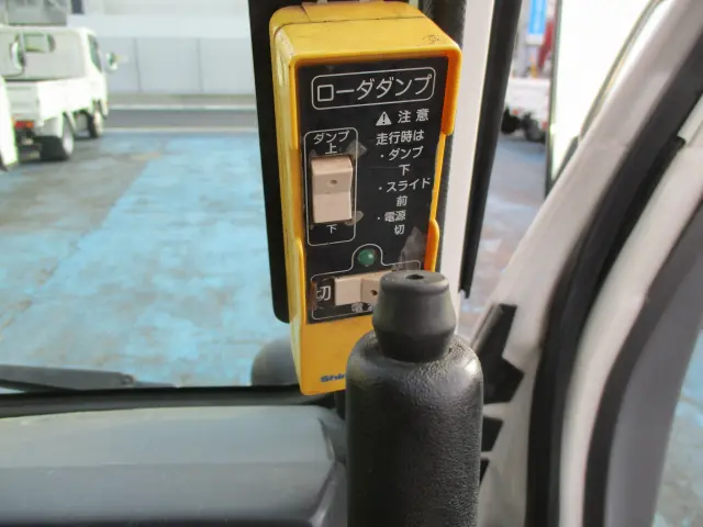 いすゞ エルフ TPG-NKR85AN(2WD)の写真37