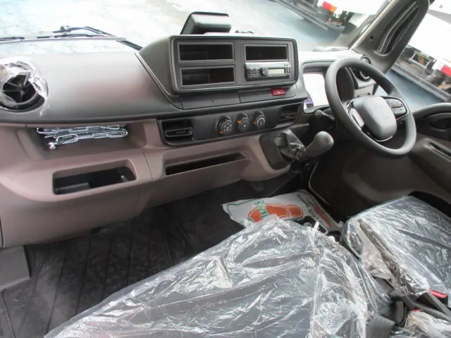 三菱 キャンター 2RG-FBA20(2WD)の写真25